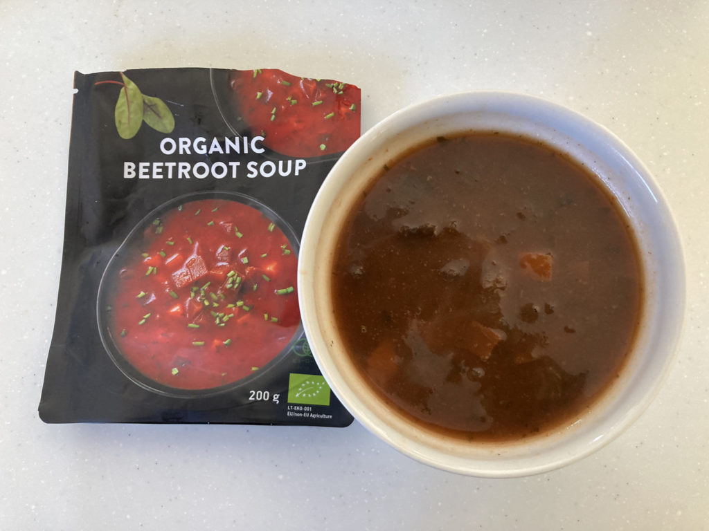 ORGANIC BEETROOT SOUP　盛り付け